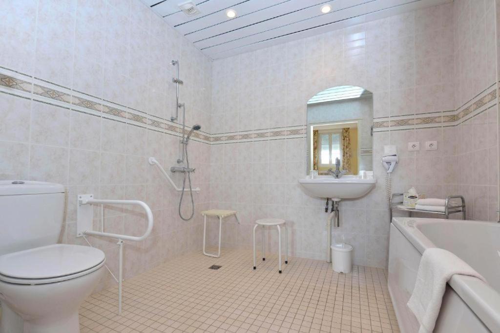 Hotel Castel Jeanson Ay-Champagne Habitación foto
